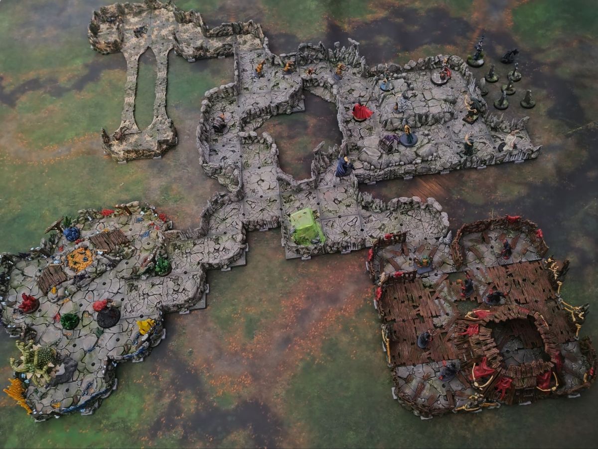 Dungeons and Lasers: Caves (Full&nbsp;Build)